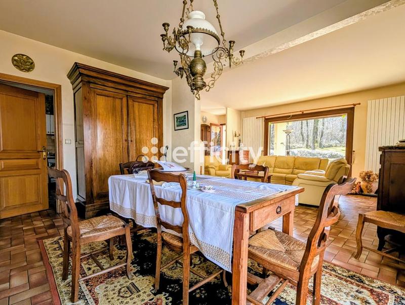 Maison - 140 m² - 7 pièces