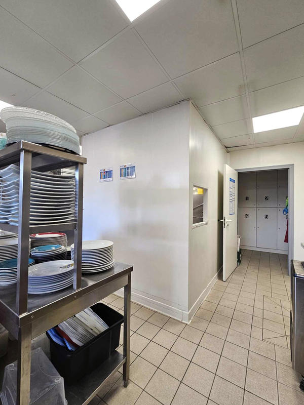 Fonds de commerce - Magasins - 180 m²