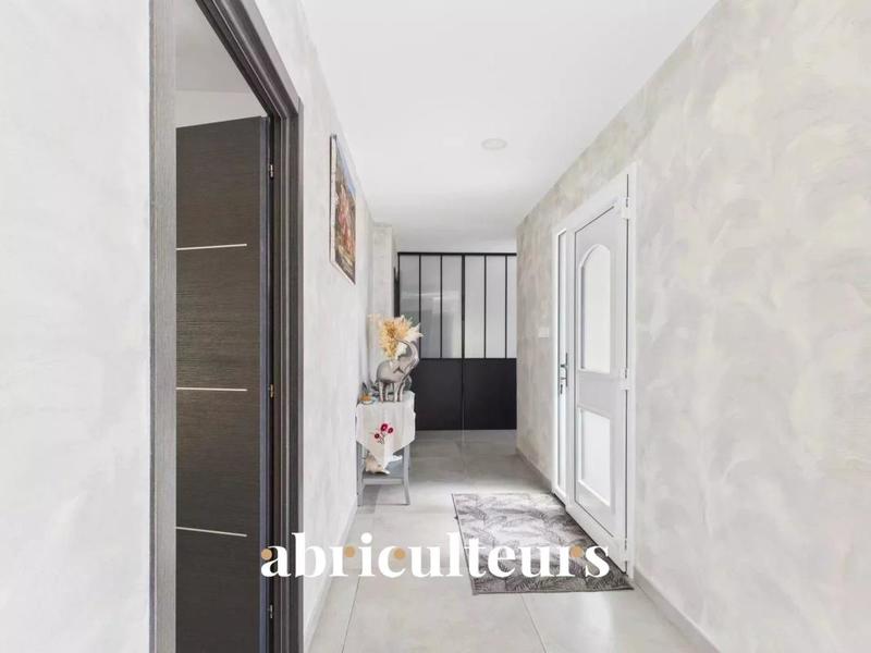 Maison - 186 m² - 4 pièces