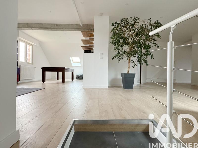 Maison - 300 m² - 8 pièces