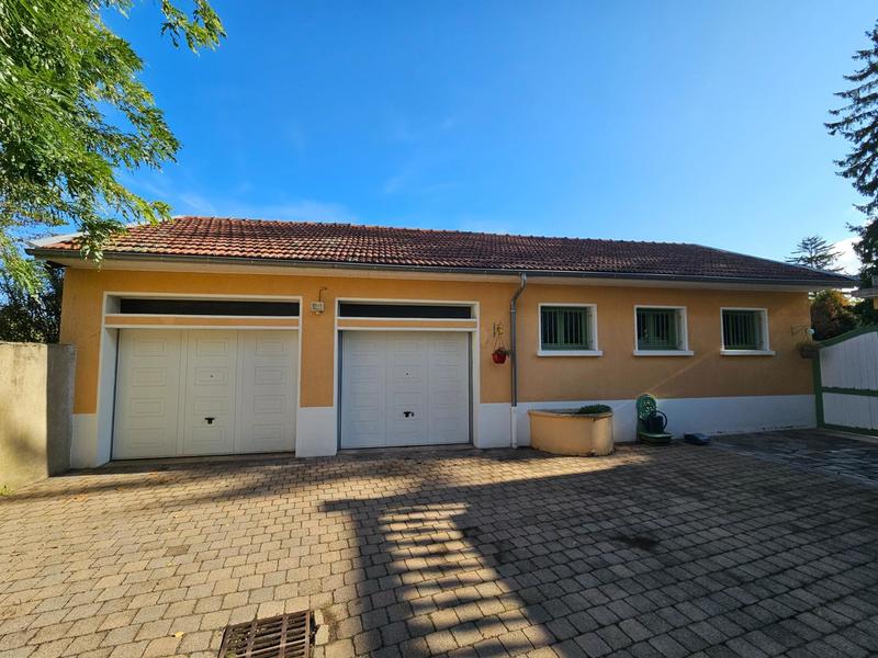 Maison - 220 m² - 9 pièces