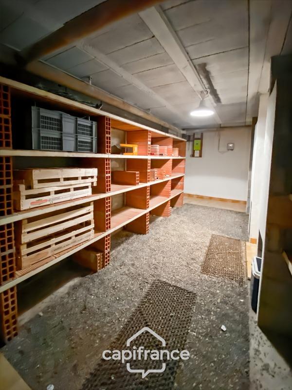 Maison - 186 m² - 9 pièces