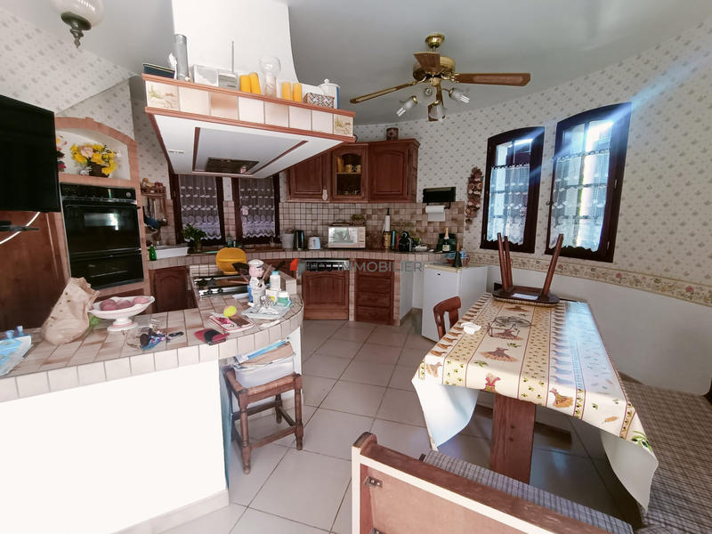 Maison - 200 m² - 7 pièces