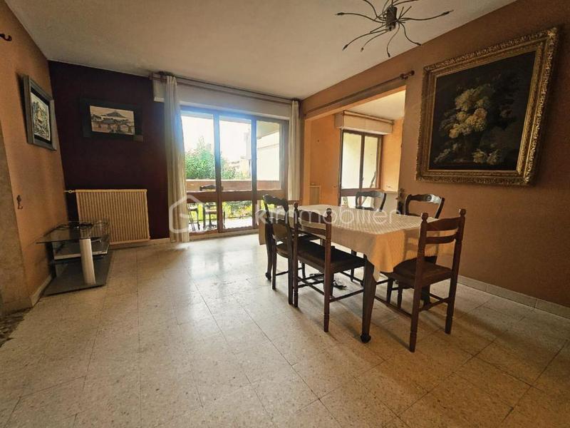 Appartement - 93 m² - 5 pièces