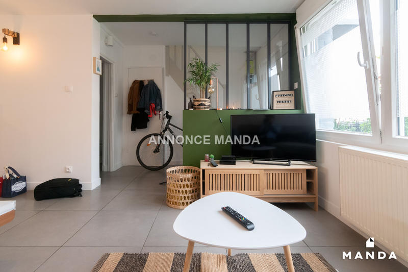 Chambre - 10 m² - 6 pièces