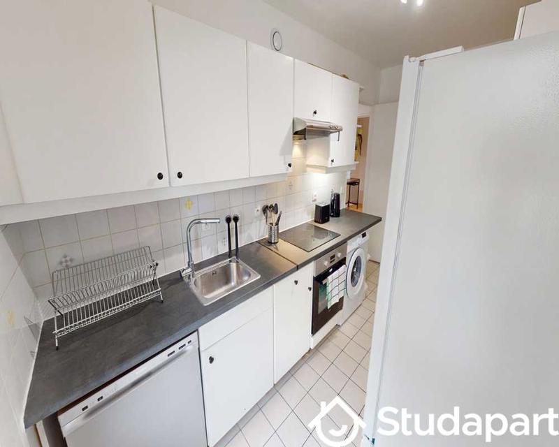 Chambre - 100 m² - 1 pièce