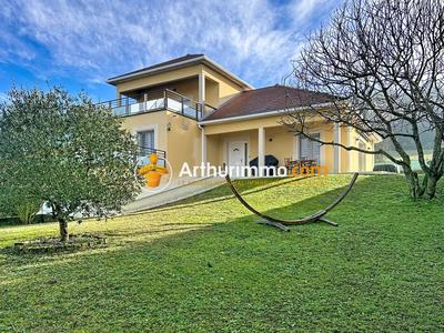 Maison - 139 m² - 5 pièces