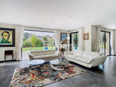 Maison - 205 m² - 7 pièces