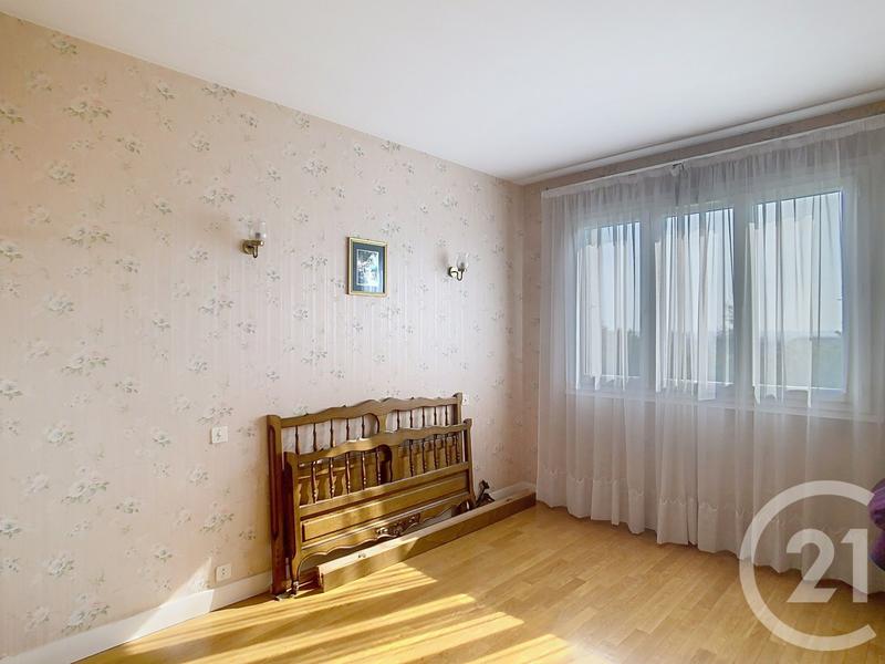 Maison - 279 m² - 12 pièces