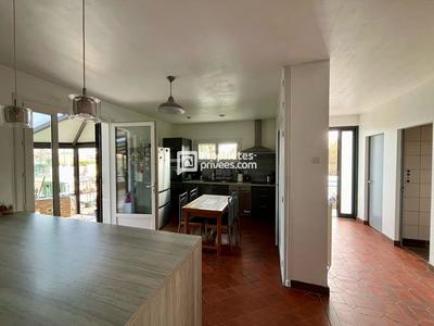 Maison - 200 m² - 8 pièces