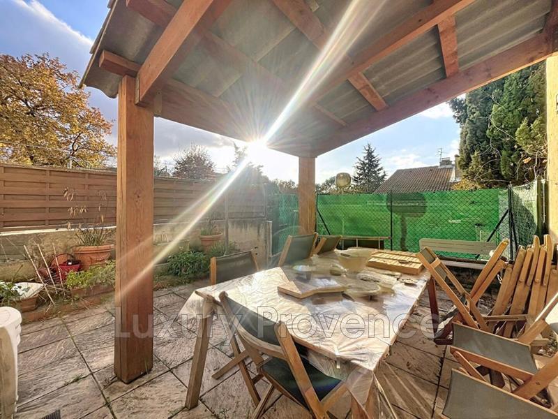 Villa - 100 m² - 5 pièces