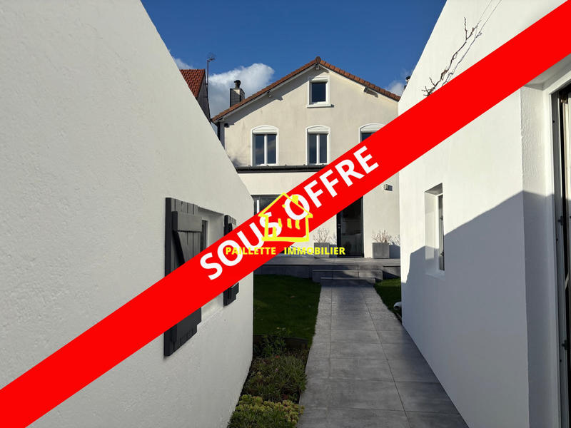 Maison traditionnelle - 132 m² - 4 pièces