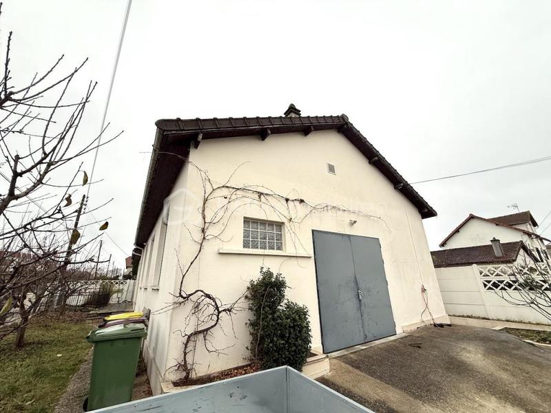 Local commercial - 146 m² - 2 pièces