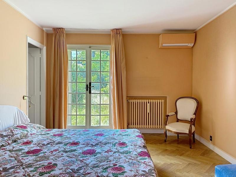 Villa - 308 m² - 10 pièces