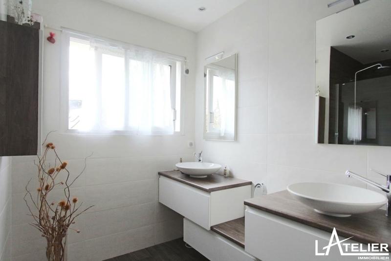 Maison - 200 m² - 7 pièces