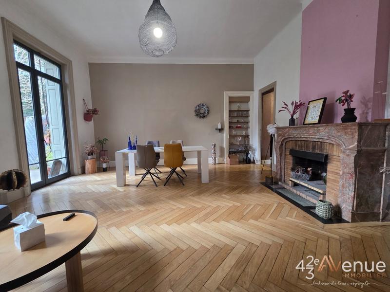 Appartement - 128 m² - 5 pièces