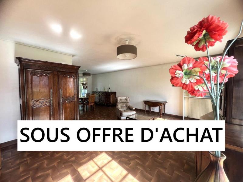 Maison - 220 m² - 11 pièces