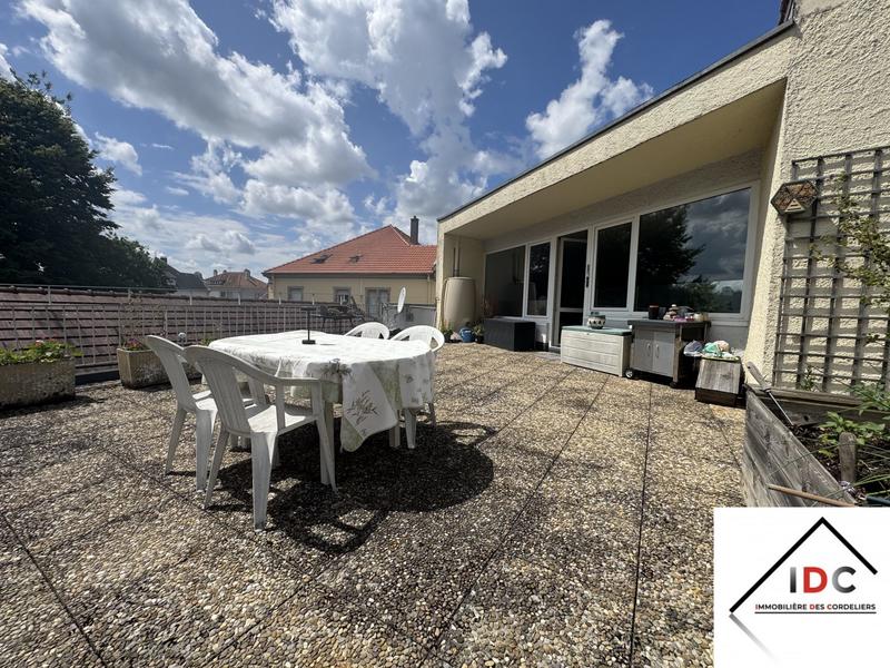 Maison - 418 m² - 10 pièces