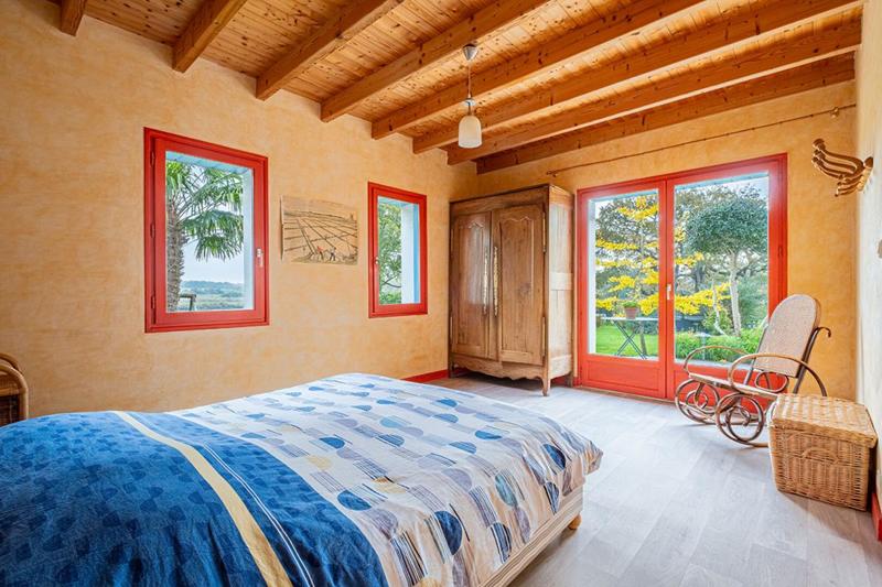 Maison - 180 m² - 9 pièces