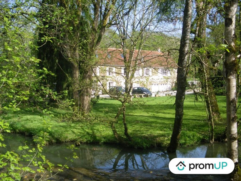 Maison ancienne - 340 m² - 8 pièces