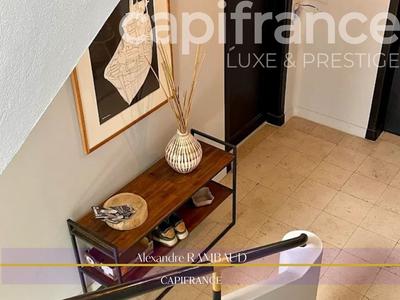 Demeure - 435 m² - 17 pièces