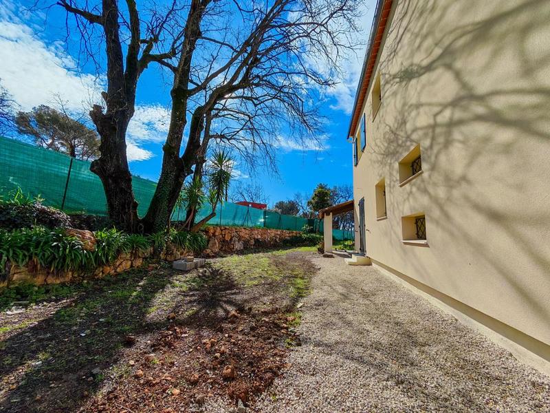 Maison - 143 m² - 5 pièces