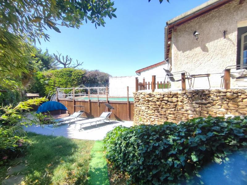 Maison traditionnelle - 135 m² - 8 pièces