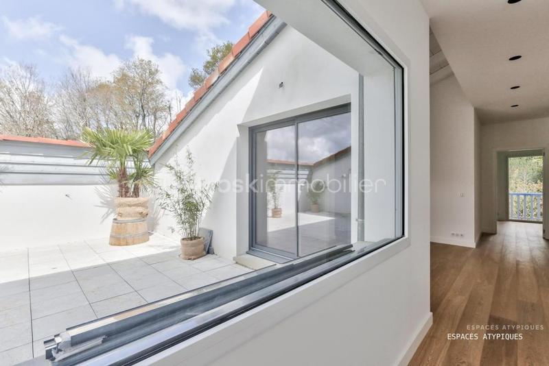 Bureau - 246 m² - 7 pièces