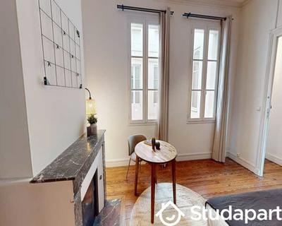 Chambre - 140 m² - 1 pièce