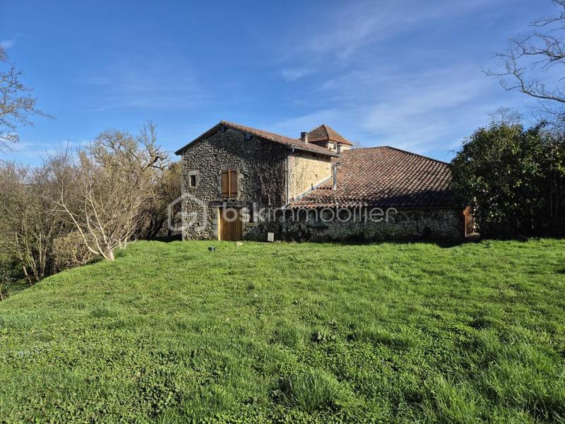 Propriété - 210 m² - 7 pièces