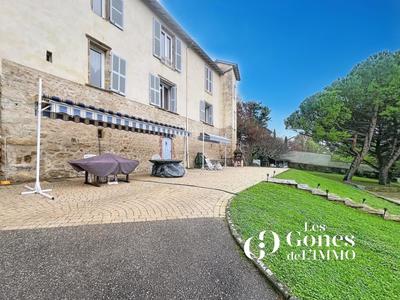 Appartement - 186 m² - 5 pièces