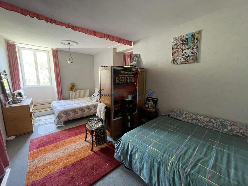 Maison - 230 m² - 9 pièces