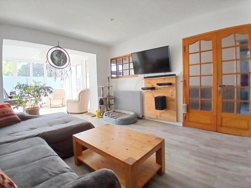 Maison - 189 m² - 9 pièces