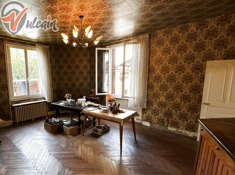 Maison - 229 m² - 10 pièces