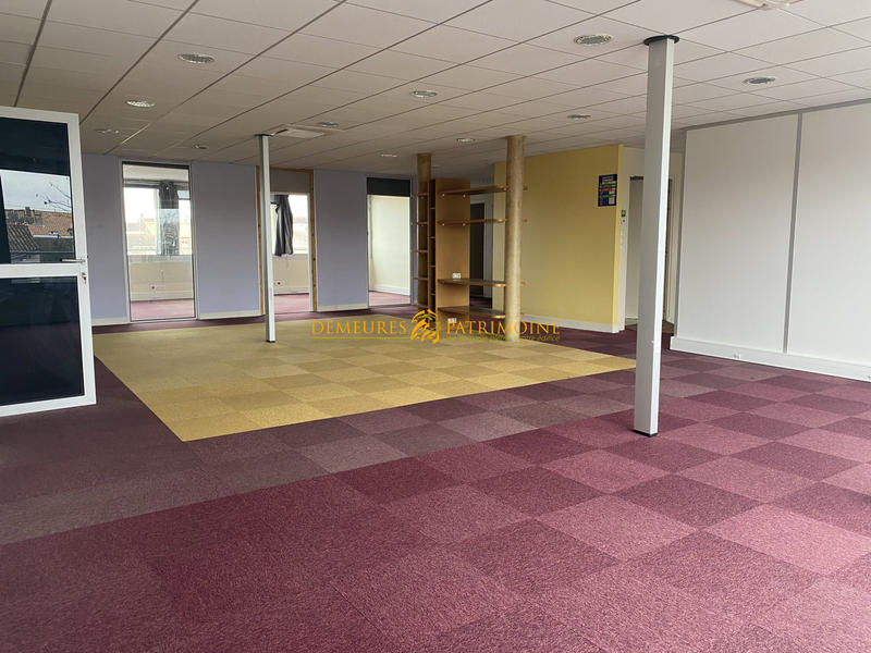 Bureau - 300 m²