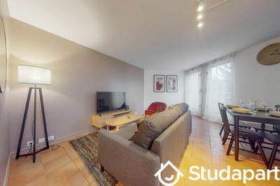 Chambre - 12 m² - 1 pièce