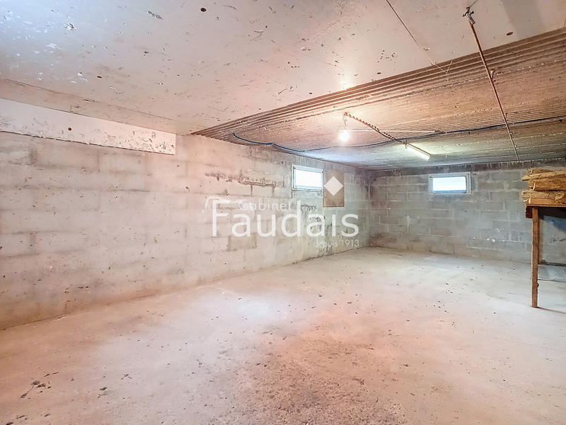 Maison - 198 m² - 8 pièces