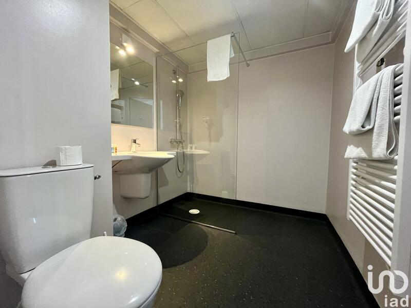 Local commercial - 1 500 m²