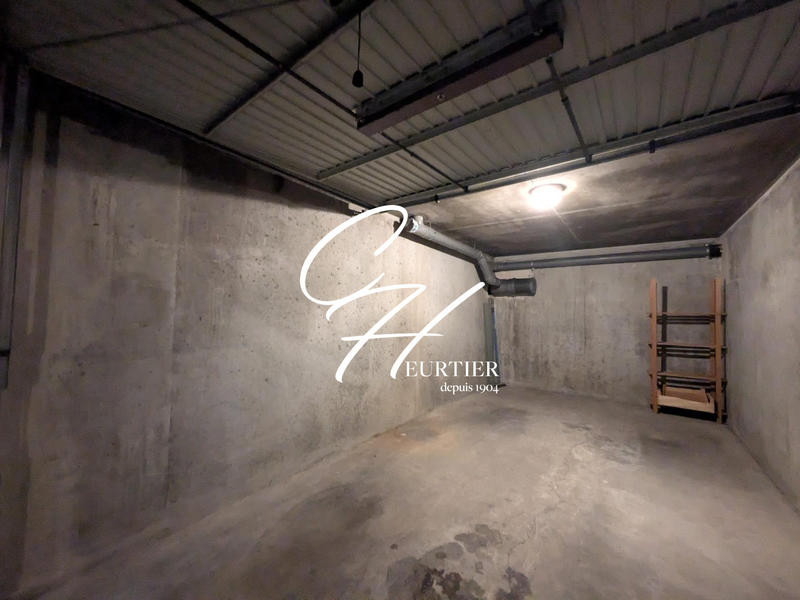 Parking / Garage - 15 m²