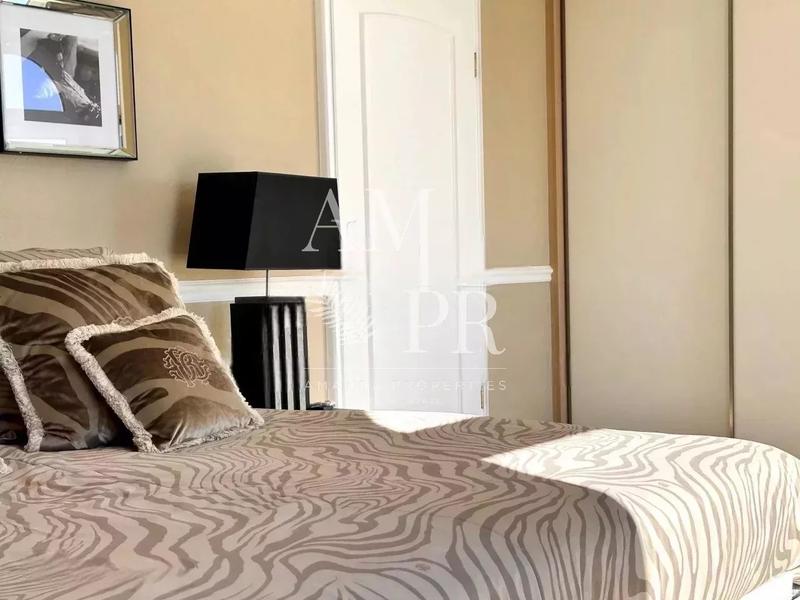 Villa - 319 m² - 5 pièces