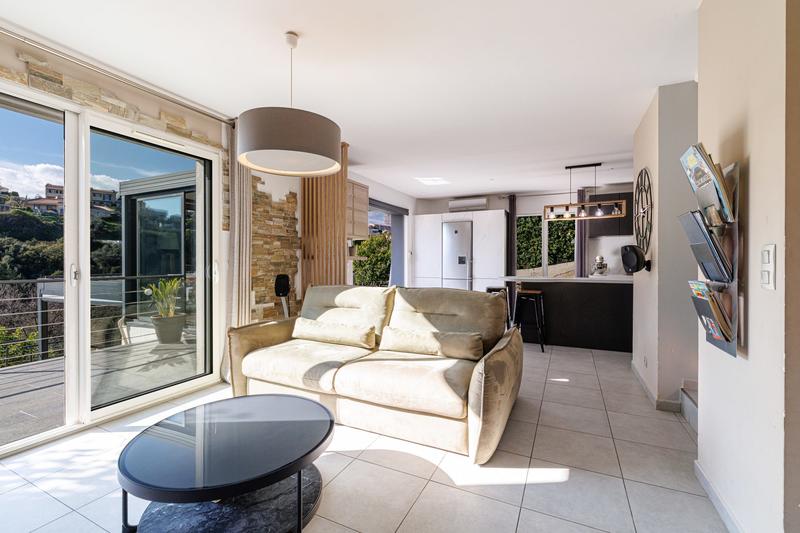 Maison - 105 m² - 4 pièces