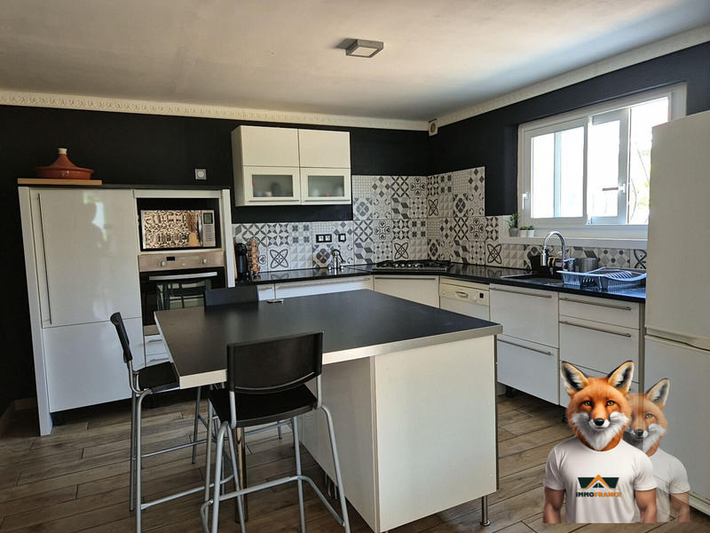 Maison traditionnelle - 179 m² - 9 pièces