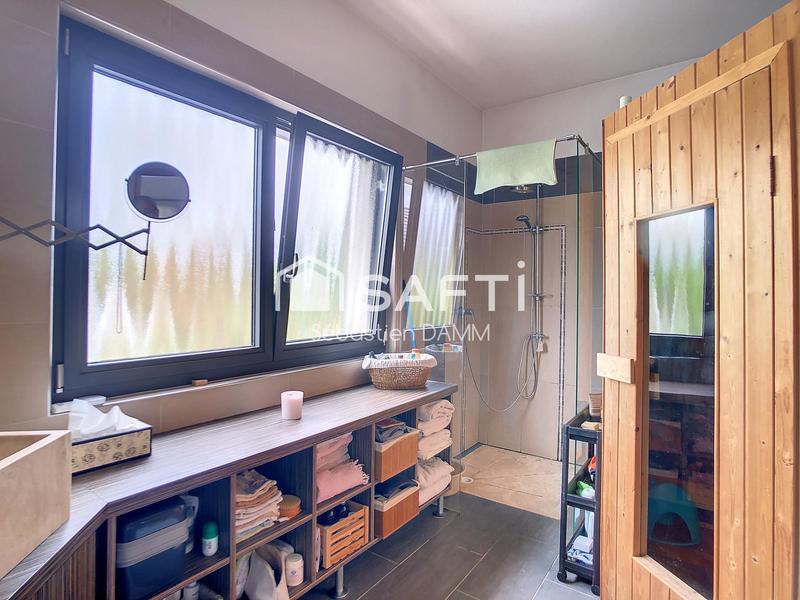 Maison - 251 m² - 11 pièces