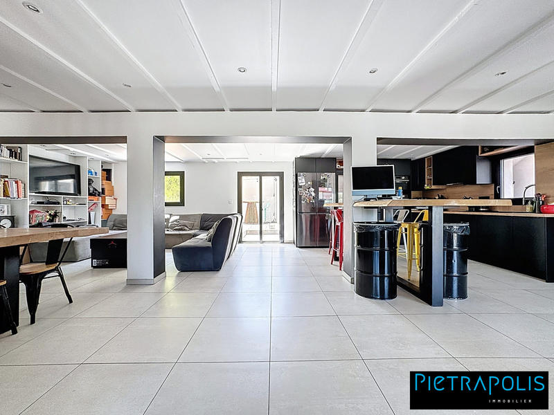 Maison - 140 m² - 6 pièces