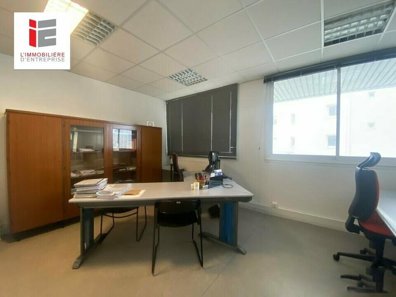 Bureau - 1 275 m²