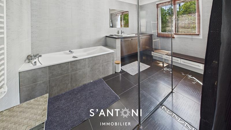 Maison - 160 m² - 5 pièces