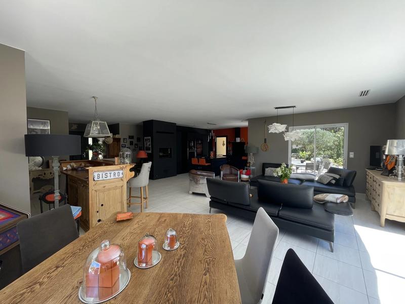 Maison - 180 m² - 6 pièces