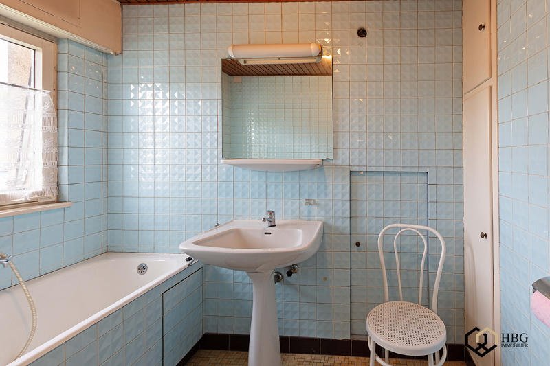 Maison - 310 m² - 13 pièces