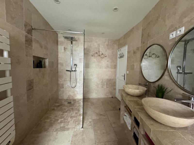 Pavillon - 142 m² - 5 pièces