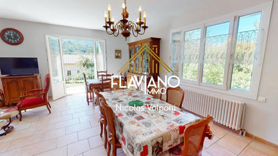 Appartement - 188 m² - 6 pièces